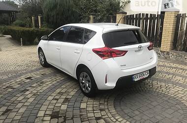 Хэтчбек Toyota Auris 2013 в Харькове