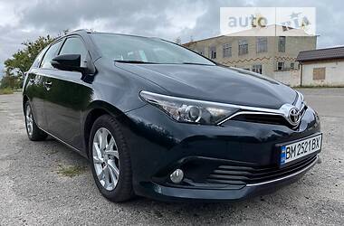 Універсал Toyota Auris 2015 в Охтирці