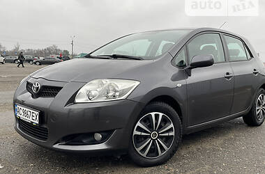 Хэтчбек Toyota Auris 2008 в Киеве