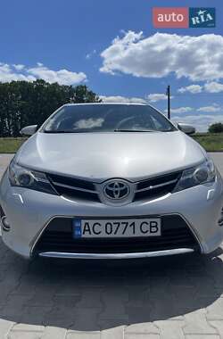 Хэтчбек Toyota Auris 2012 в Луцке