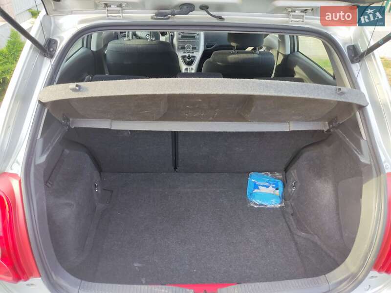 Хетчбек Toyota Auris 2009 в Старому Самборі