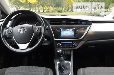 Хэтчбек Toyota Auris 2013 в Новояворовске