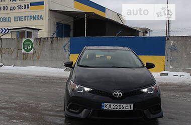 Хетчбек Toyota Auris 2015 в Києві