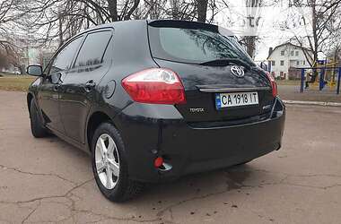 Хэтчбек Toyota Auris 2012 в Черкассах