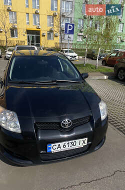 Хэтчбек Toyota Auris 2007 в 