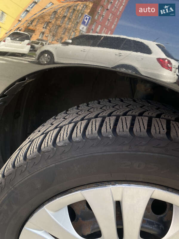 Хетчбек Toyota Auris 2007 в Києві