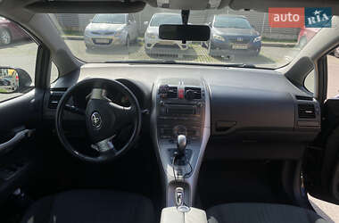 Хэтчбек Toyota Auris 2007 в 