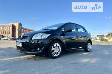 Хэтчбек Toyota Auris 2008 в Киеве
