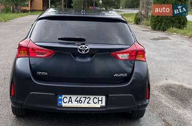 Хэтчбек Toyota Auris 2013 в Южноукраинске