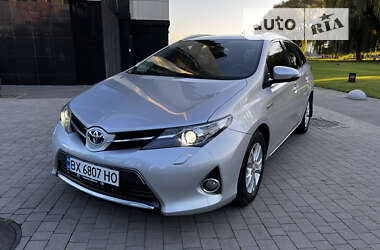 Универсал Toyota Auris 2014 в Хмельницком