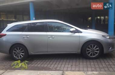 Універсал Toyota Auris 2014 в Києві