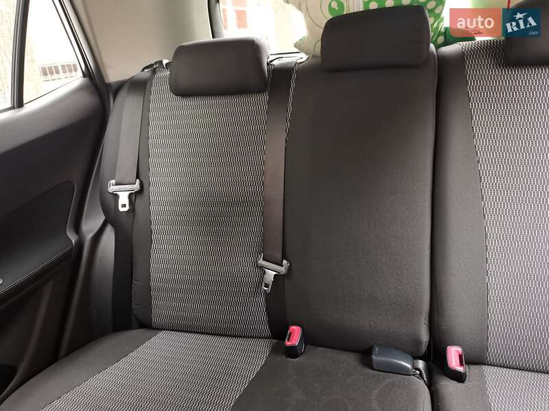 Хетчбек Toyota Auris 2011 в Сумах