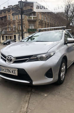 Універсал Toyota Auris 2014 в Одесі
