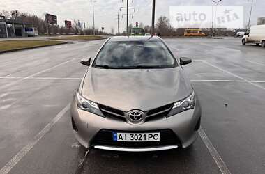 Хэтчбек Toyota Auris 2013 в Киеве