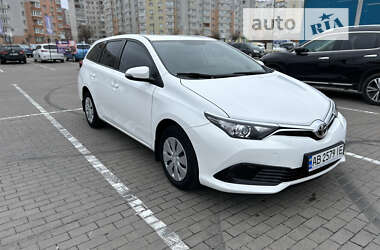 Универсал Toyota Auris 2017 в Виннице