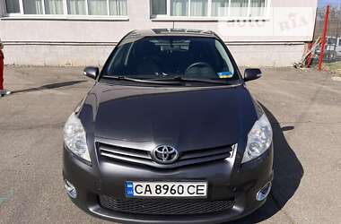 Хэтчбек Toyota Auris 2012 в Киеве