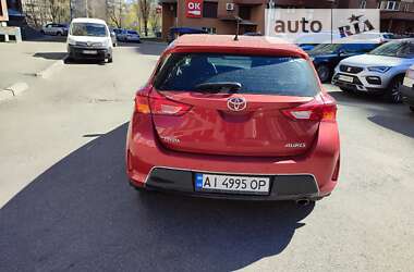 Хэтчбек Toyota Auris 2014 в Киеве