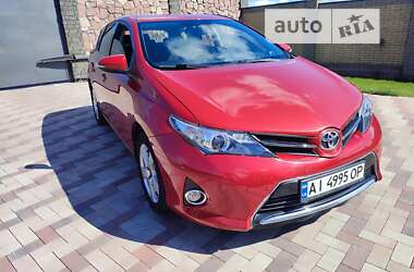 Хэтчбек Toyota Auris 2014 в Киеве