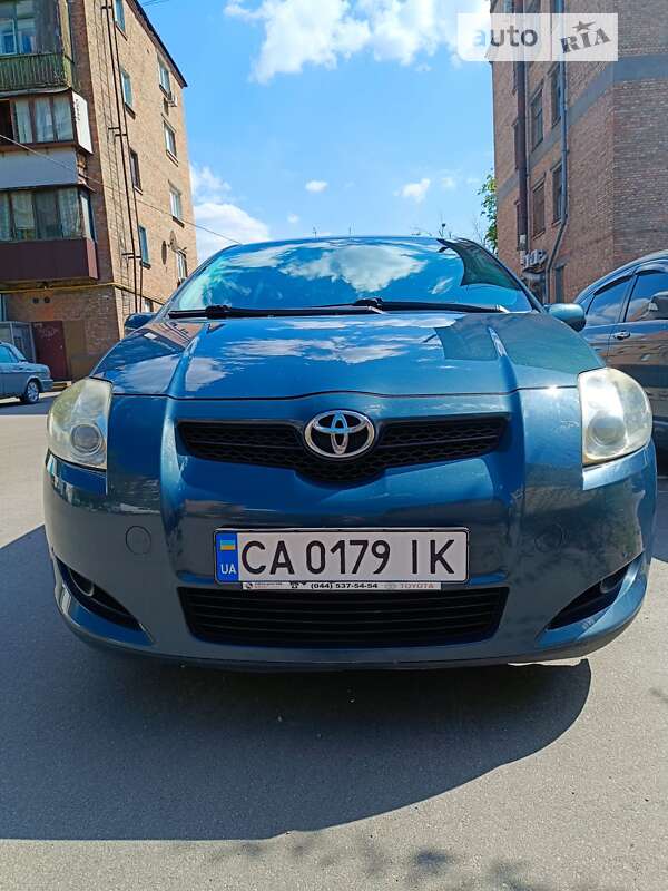 Хэтчбек Toyota Auris 2008 в Киеве