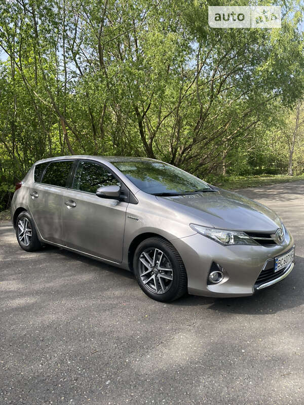 Toyota Auris 2015