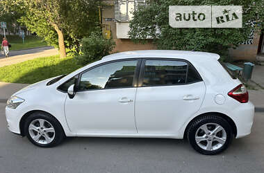 Хетчбек Toyota Auris 2012 в Хмельницькому