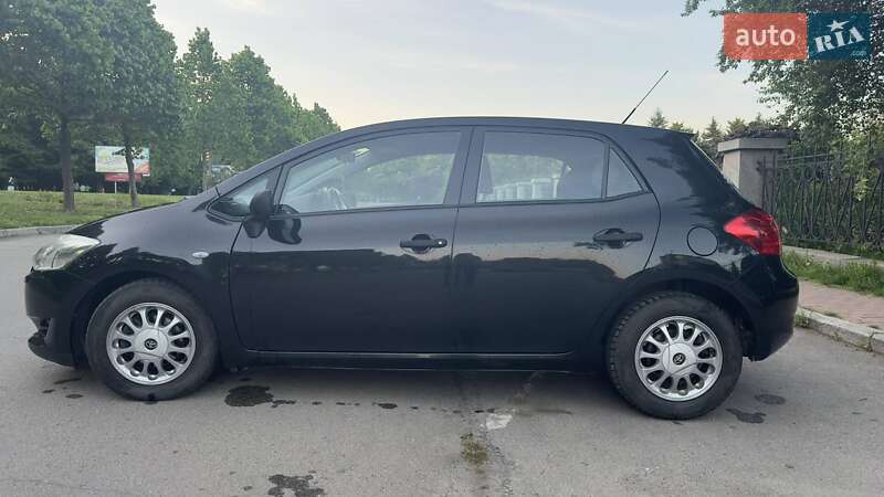 Хетчбек Toyota Auris 2009 в Умані
