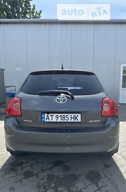 Хэтчбек Toyota Auris 2009 в Луцке