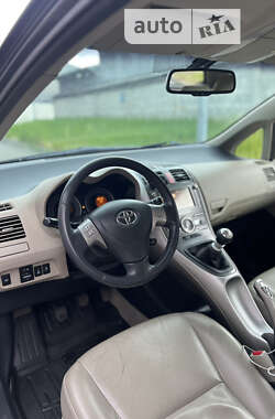 Хэтчбек Toyota Auris 2007 в Киеве