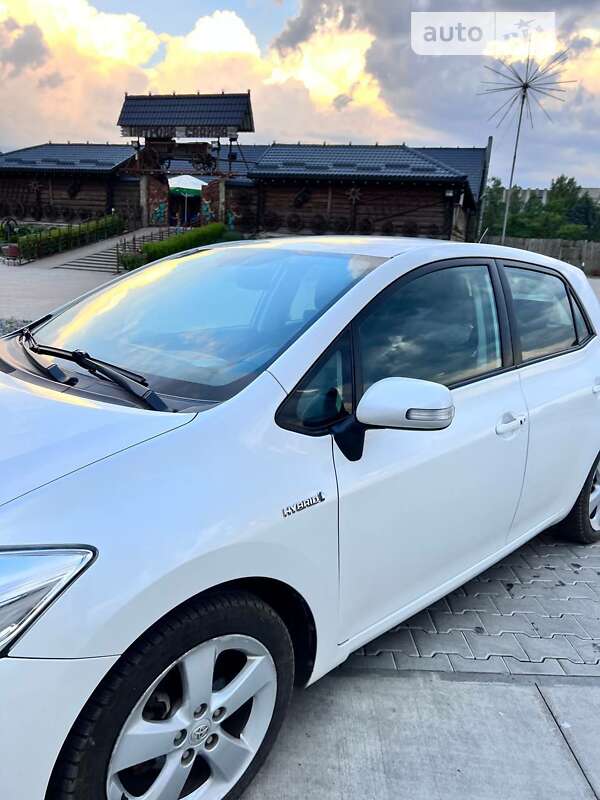 Хэтчбек Toyota Auris 2010 в Буске фото 4 Хэтчбек Toyota Auris 2010 в Буске