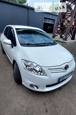 Хэтчбек Toyota Auris 2012 в Киеве