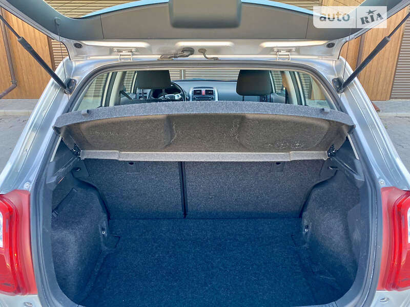 Хэтчбек Toyota Auris 2011 в Одессе