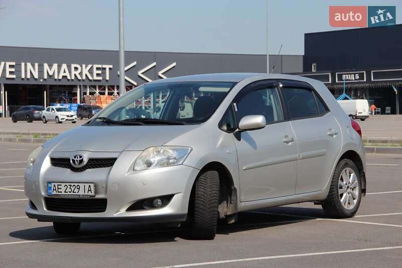 Хэтчбек Toyota Auris 2008 в Днепре