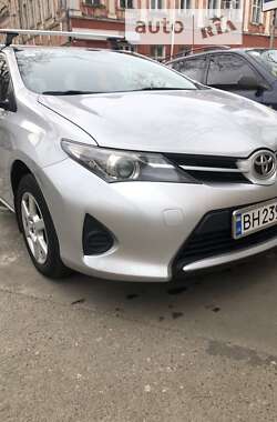 Універсал Toyota Auris 2014 в Одесі