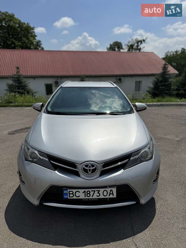 Універсал Toyota Auris 2013 в Львові