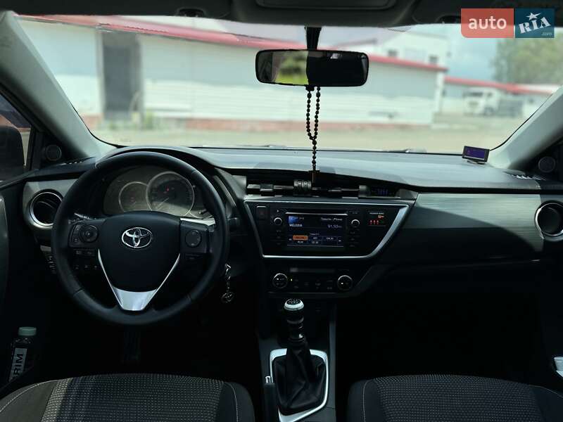Універсал Toyota Auris 2013 в Львові