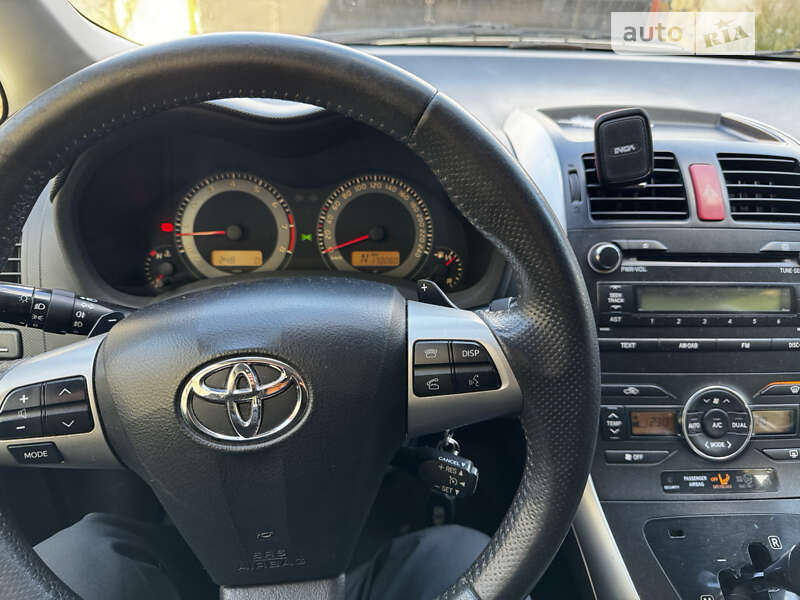 Хетчбек Toyota Auris 2011 в Хмельницькому