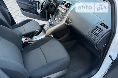 Toyota Auris 2011