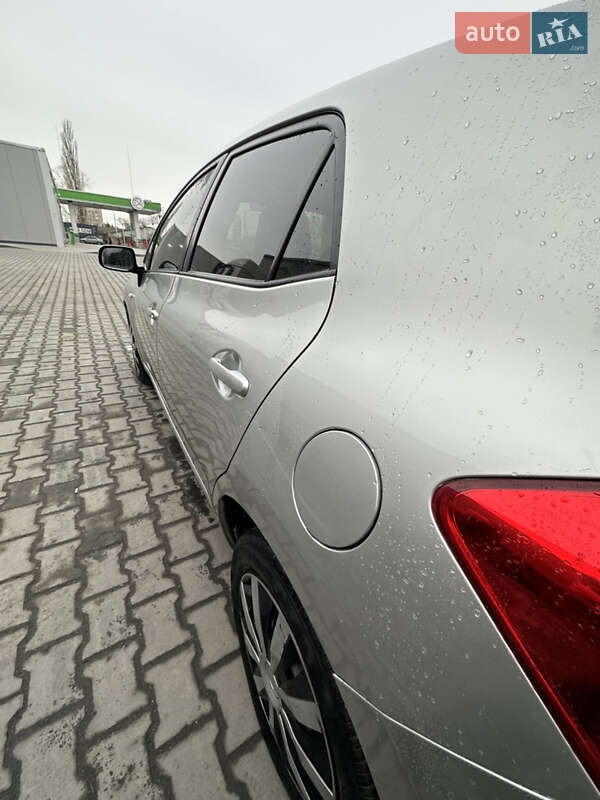 Хэтчбек Toyota Auris 2007 в Виннице
