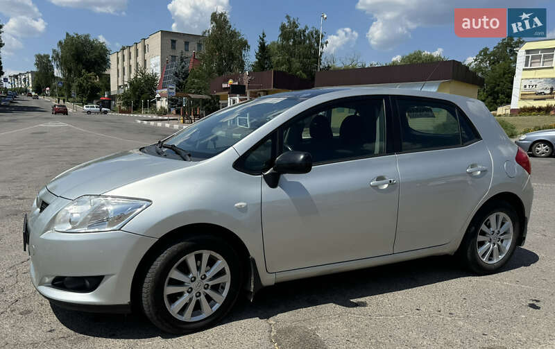 Хэтчбек Toyota Auris 2007 в Тростянце