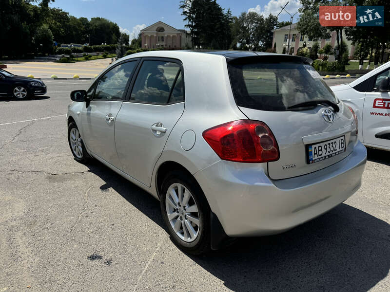 Хэтчбек Toyota Auris 2007 в Тростянце