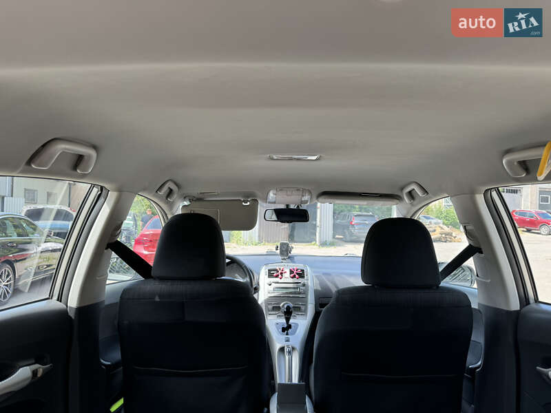 Хэтчбек Toyota Auris 2007 в Тростянце
