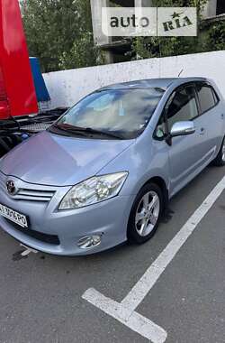 Хэтчбек Toyota Auris 2012 в Киеве