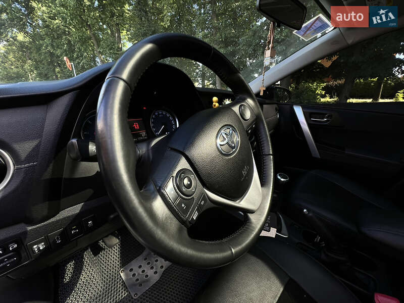 Универсал Toyota Auris 2014 в Виннице