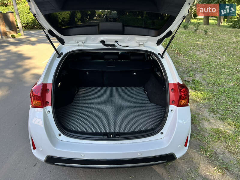 Универсал Toyota Auris 2014 в Виннице