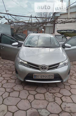 Хетчбек Toyota Auris 2013 в Гадячі