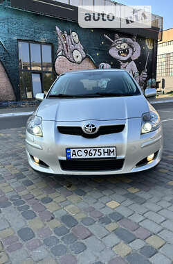 Хэтчбек Toyota Auris 2007 в Луцке