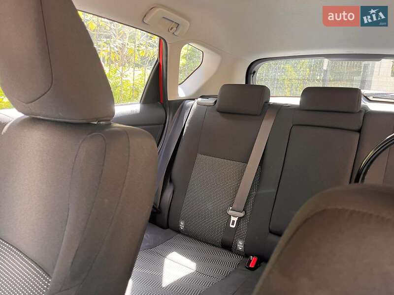Хэтчбек Toyota Auris 2013 в Львове