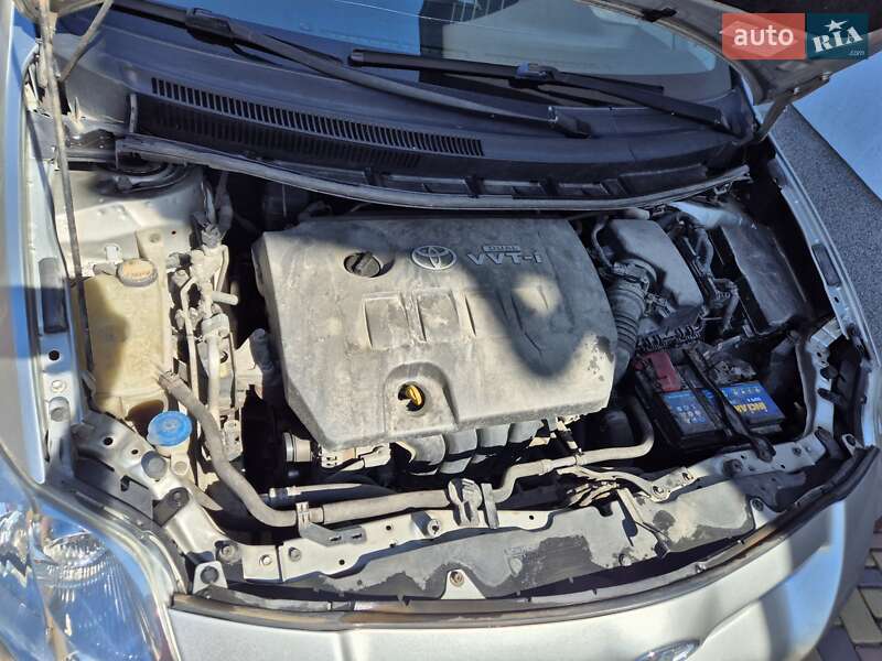Хэтчбек Toyota Auris 2007 в Вышгороде