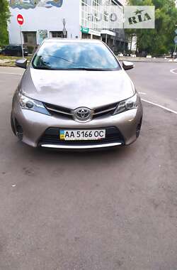 Хэтчбек Toyota Auris 2013 в Киеве