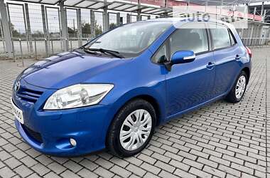 Хэтчбек Toyota Auris 2010 в Львове